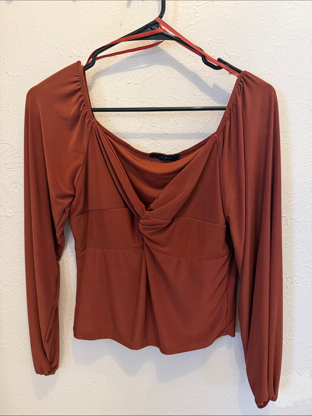 Women's Twist-Front Long Sleeve Top in Rust